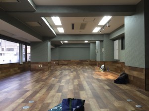 オフィスが狭くなった！よし、オフィスの増床工事開始！！：クッションフロア貼[東京都新宿区高田馬場]